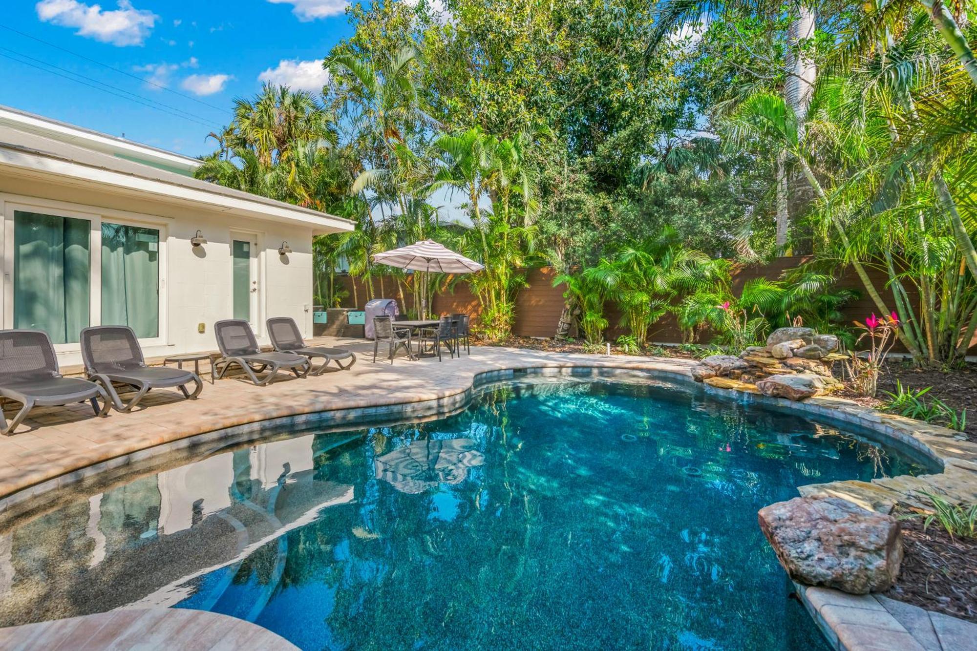 Sandy Pants - Designer Beach Chic Home Steps To Beach Backyard Oasis W Heated Pool Anna Maria Eksteriør bilde