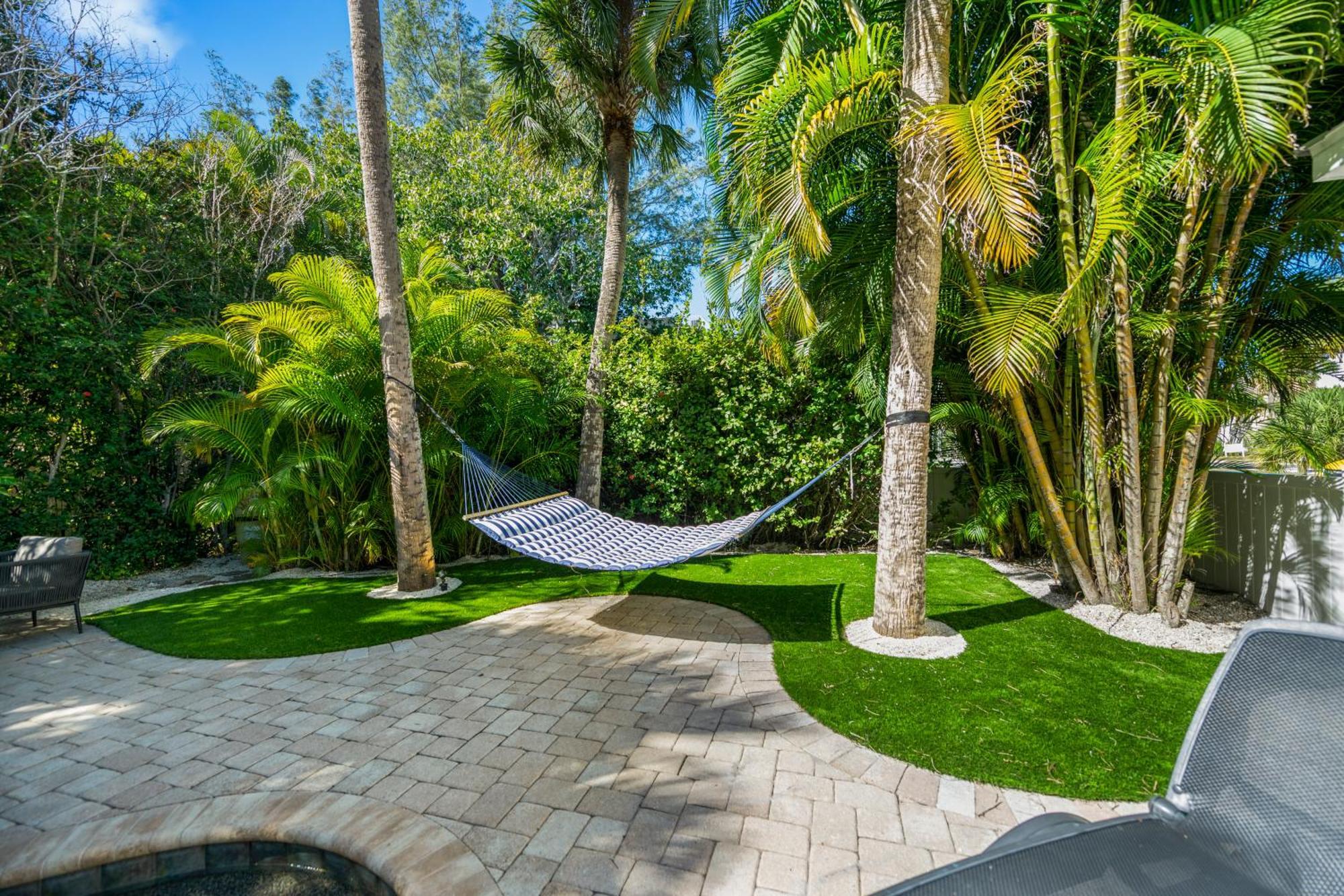 Sandy Pants - Designer Beach Chic Home Steps To Beach Backyard Oasis W Heated Pool Anna Maria Eksteriør bilde